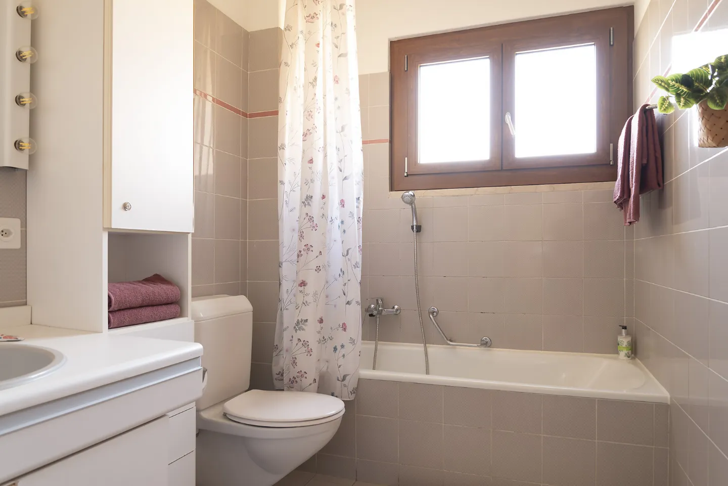 Appartamento spazioso in posizione centrale - Foto 5 di 7