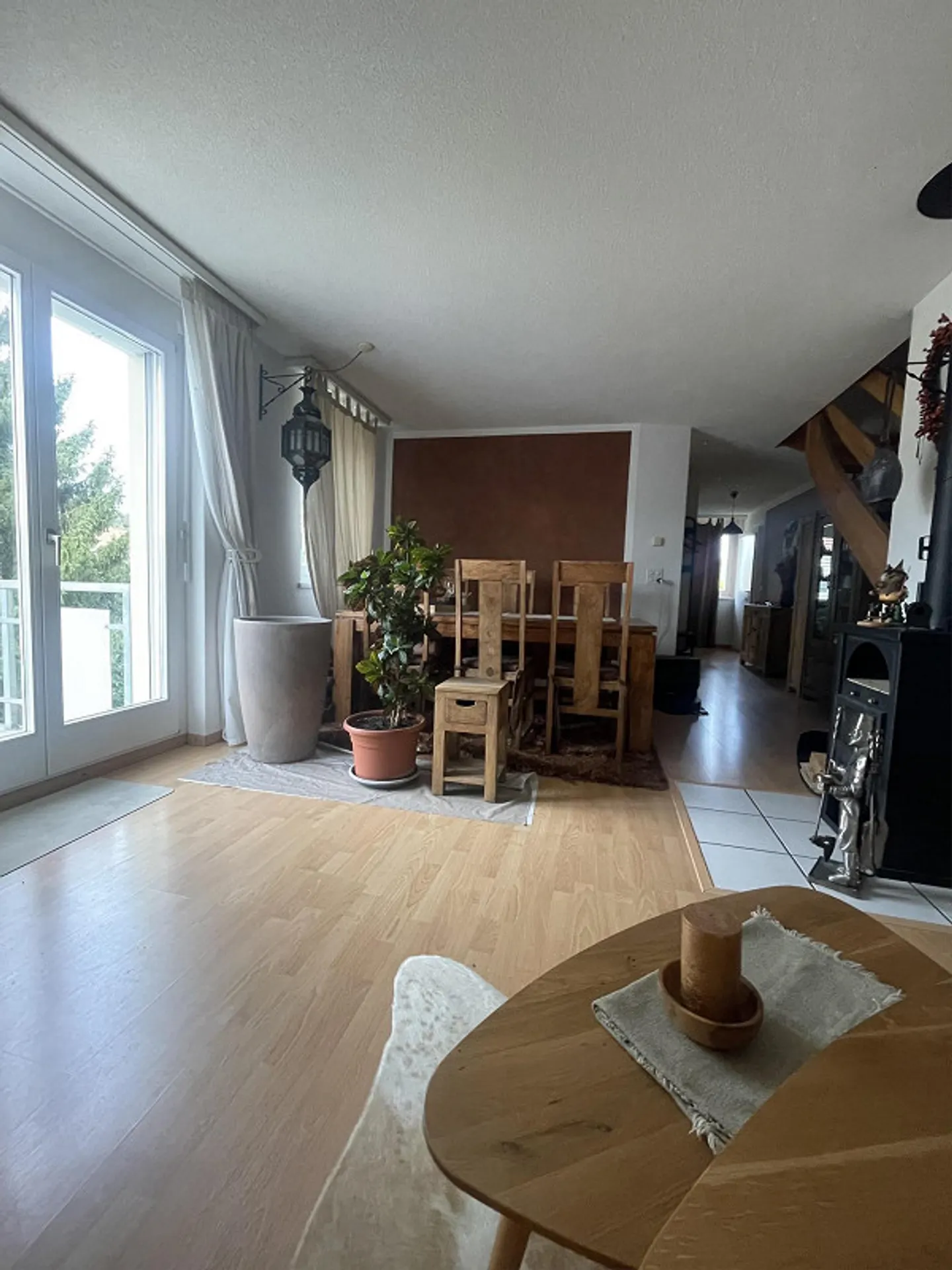 Incantevole appartamento mansardato di 3,5 locali con galleria e vista panoramica - Foto 4 di 11