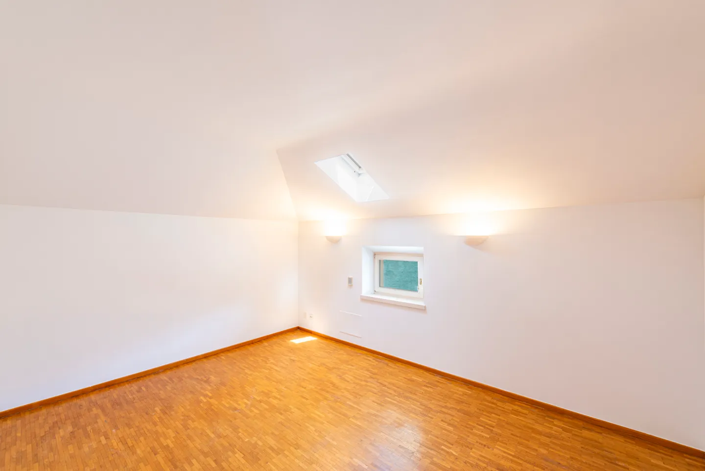 Typisches Tessiner Haus am Ufer des Morcote-Sees - Foto 10 von 21