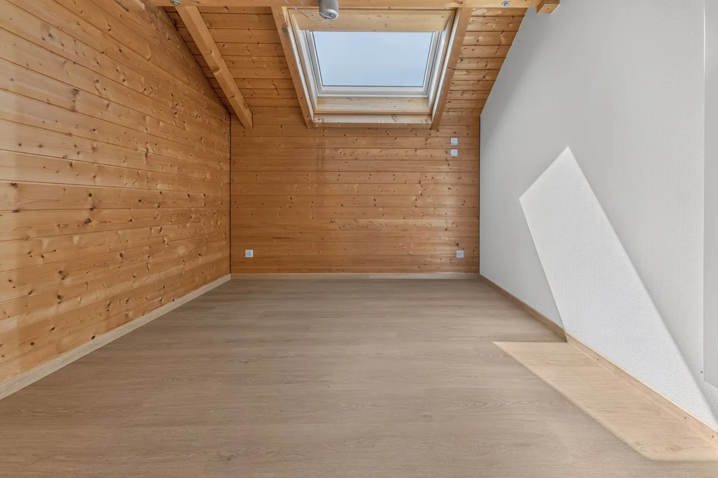 Spacious 5.5-room single-family house in Sax - Photo 10 of 19