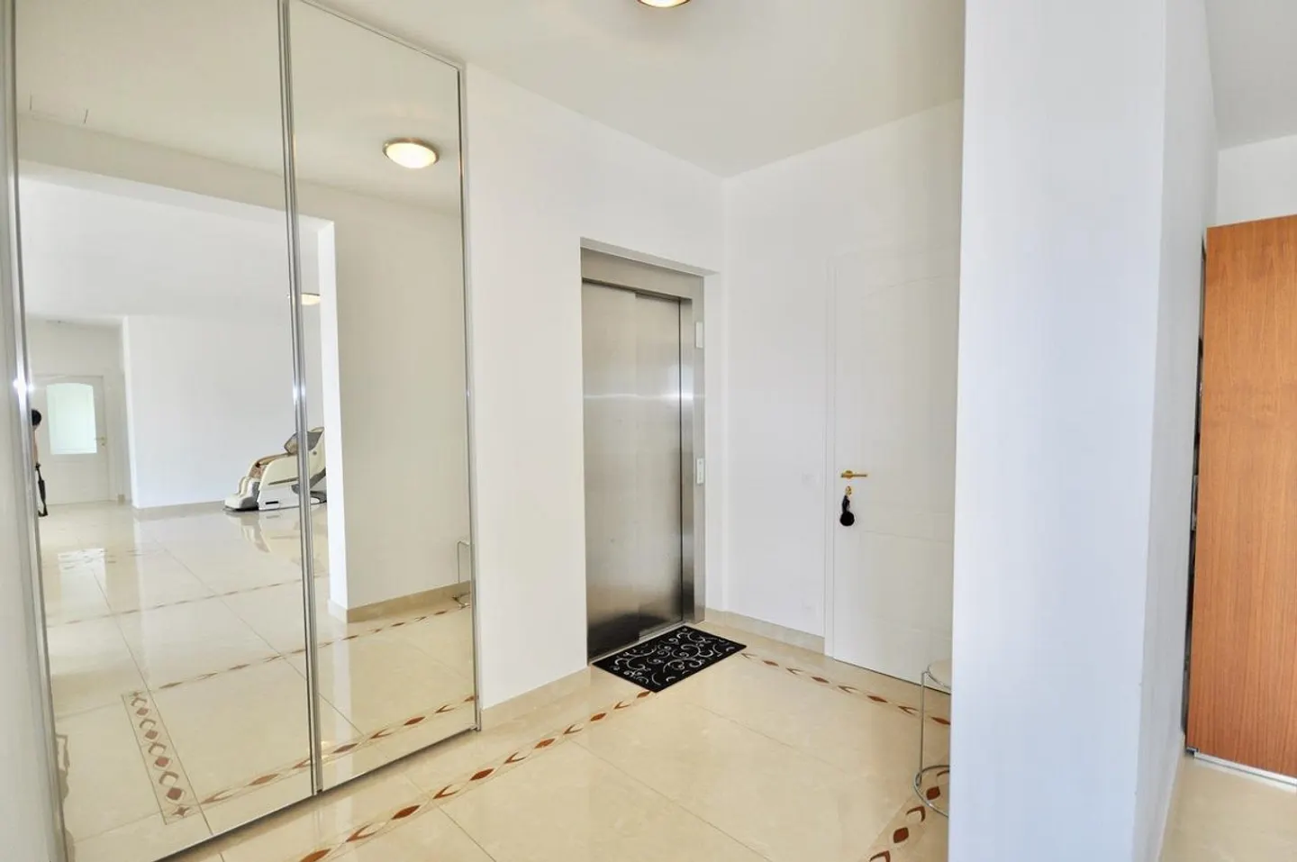 Appartement de Luxe avec Terrasse Panoramique et Studio - Photo 11 sur 24