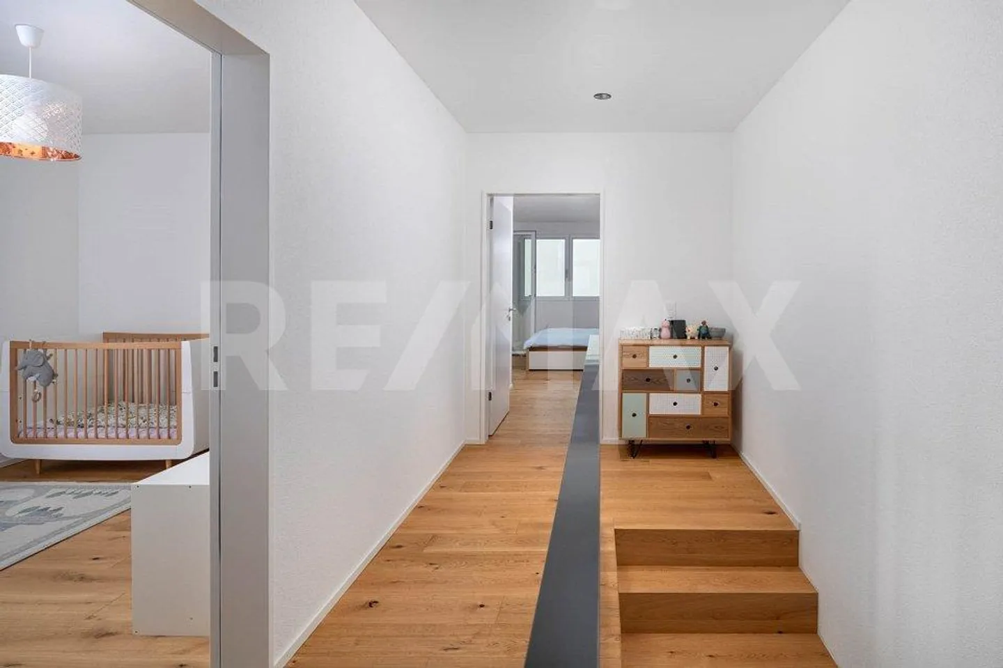 Maison jumelée moderne de 5,5 pièces avec véranda - Photo 12 sur 13