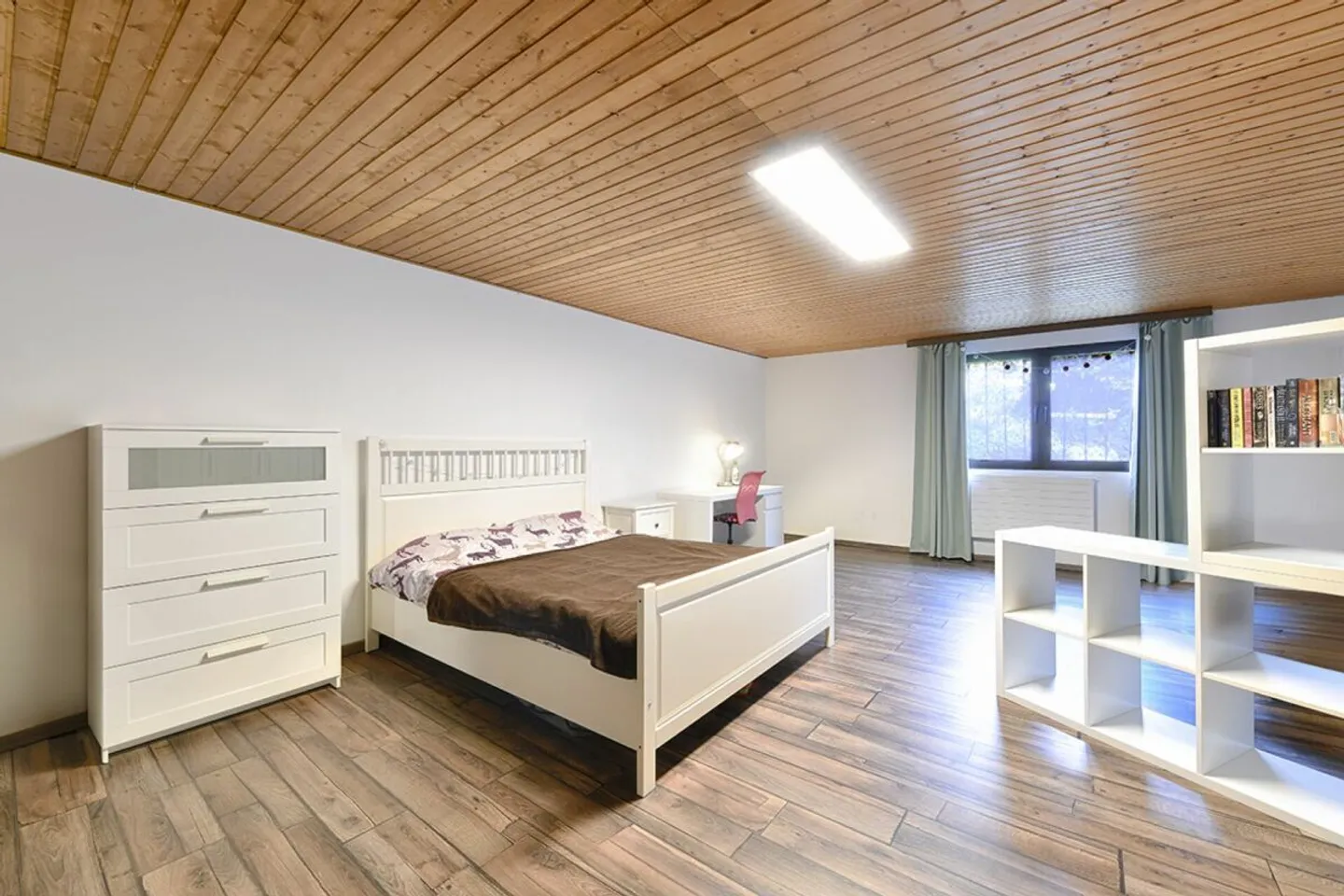 7.5-Zimmer Einfamilienhaus an ruhiger Lage mit Weitsicht, grossem Garten und Swimming Pool - Foto 10 von 14