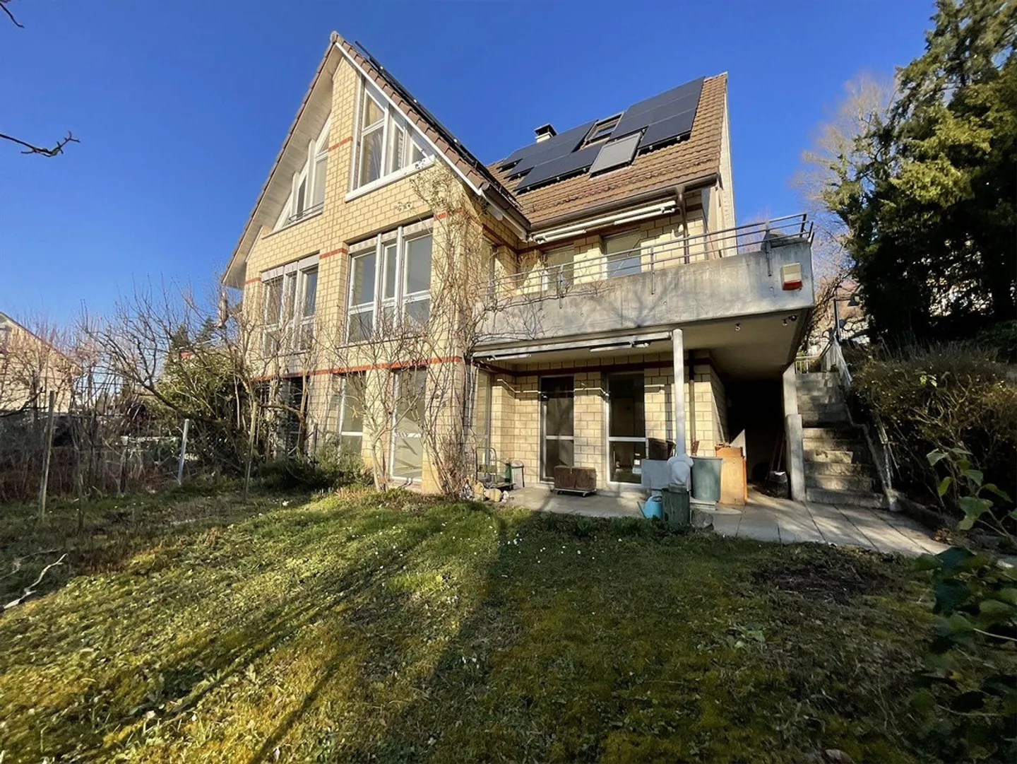 Charmantes 5.5-Zimmer-DEFH in ruhiger Lage von Arlesheim - Foto 1 von 7