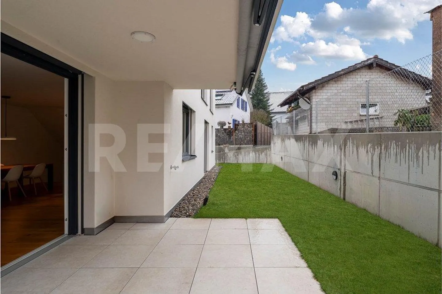 Maison jumelée moderne de 5,5 pièces avec véranda - Photo 10 sur 13