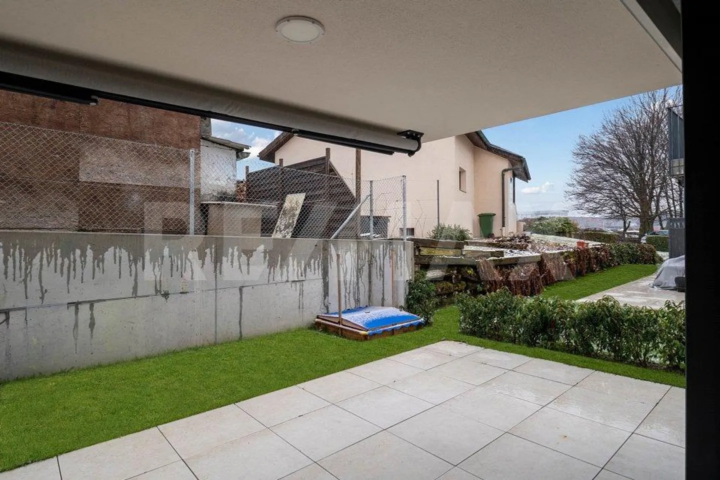 Maison jumelée moderne de 5,5 pièces avec véranda - Photo 11 sur 13