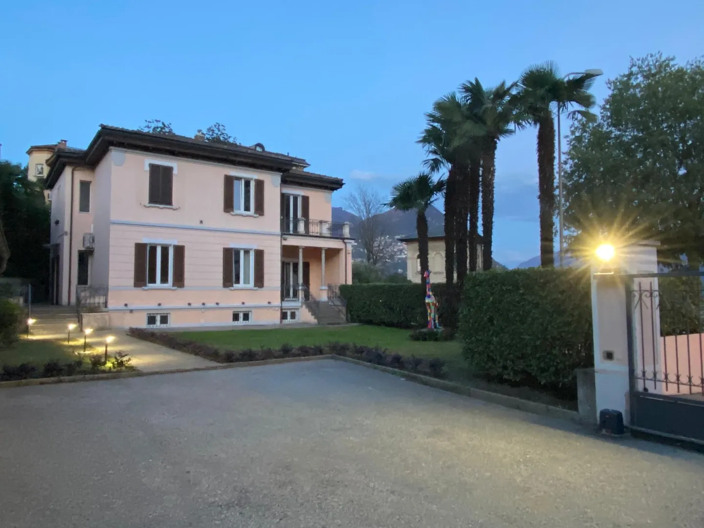Villa mit atemberaubendem Seeblick - Foto 18 von 34