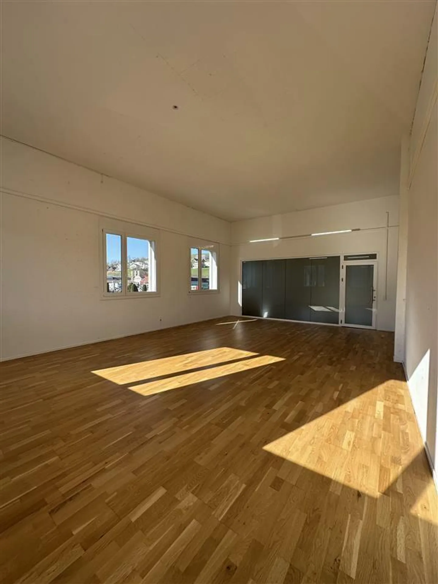 Office space for rent - Photo 4 of 5