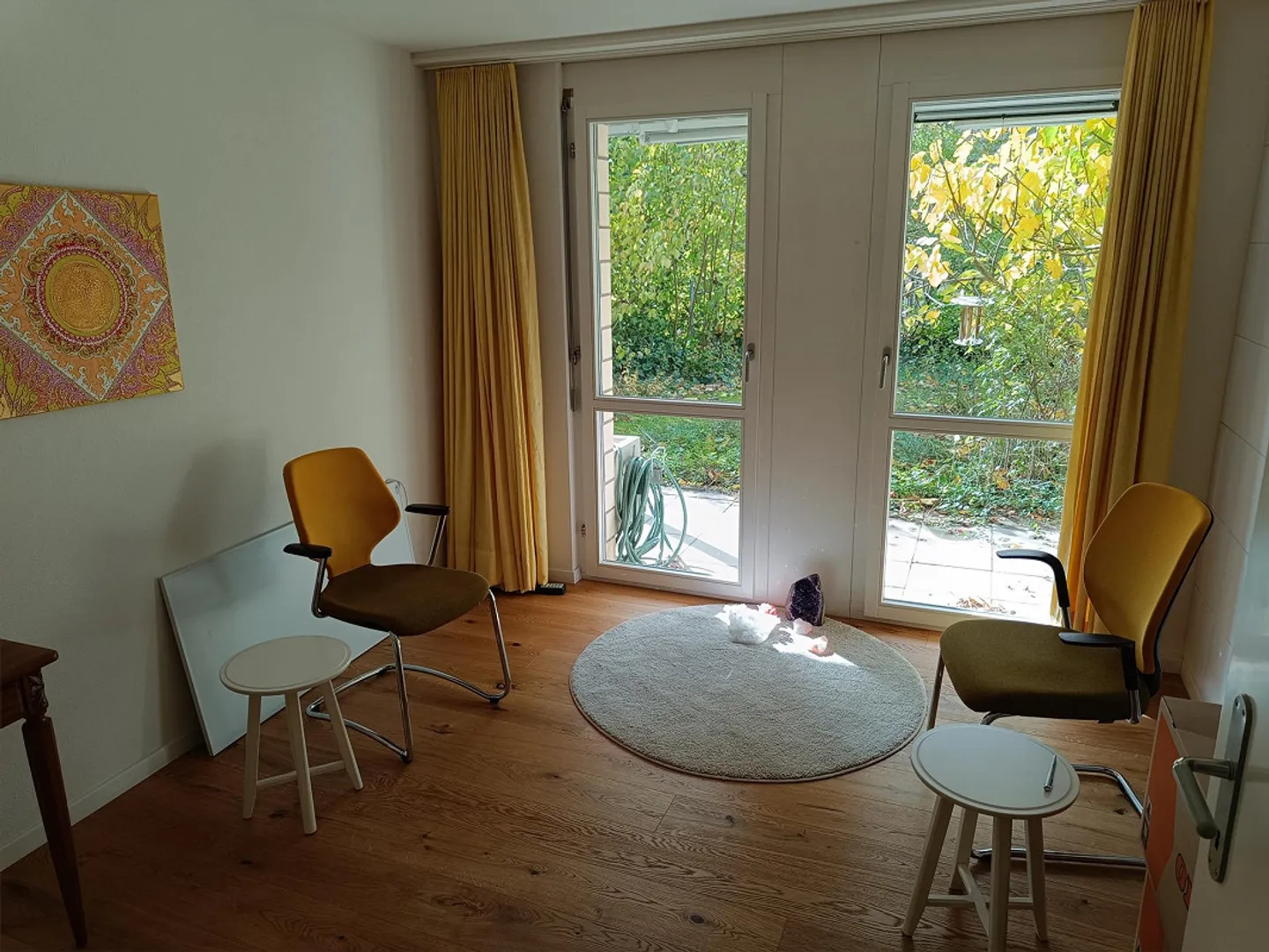 Charmantes 5.5-Zimmer-DEFH in ruhiger Lage von Arlesheim - Foto 3 von 7