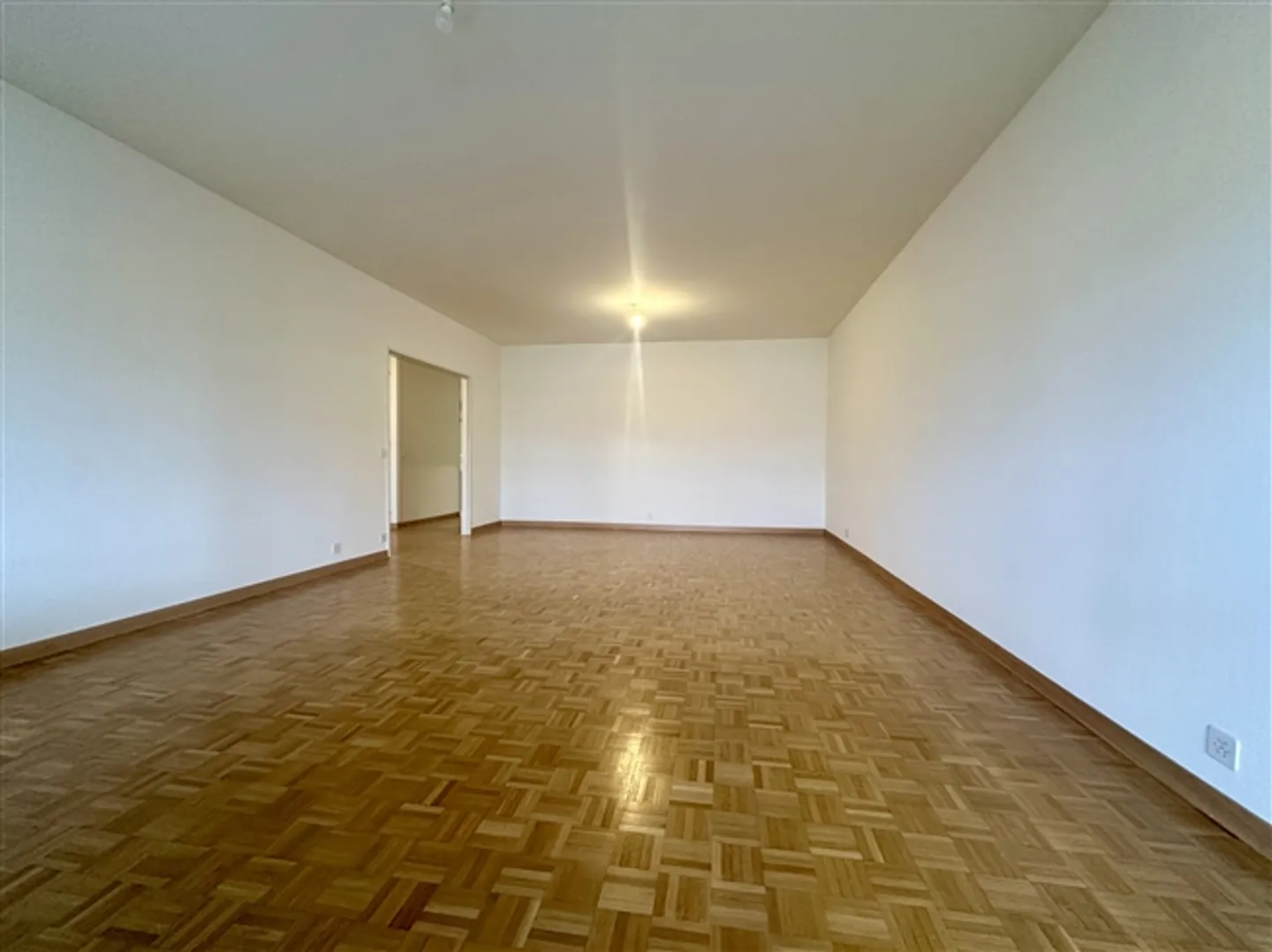 ECCEZIONALE 4 Camere LUMINOSE & VISTE – 2 piscine esterne e interne. - Foto 7 di 20