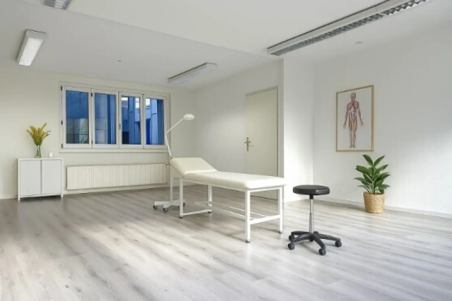 Commercial for rent - Photo 10 of 13
