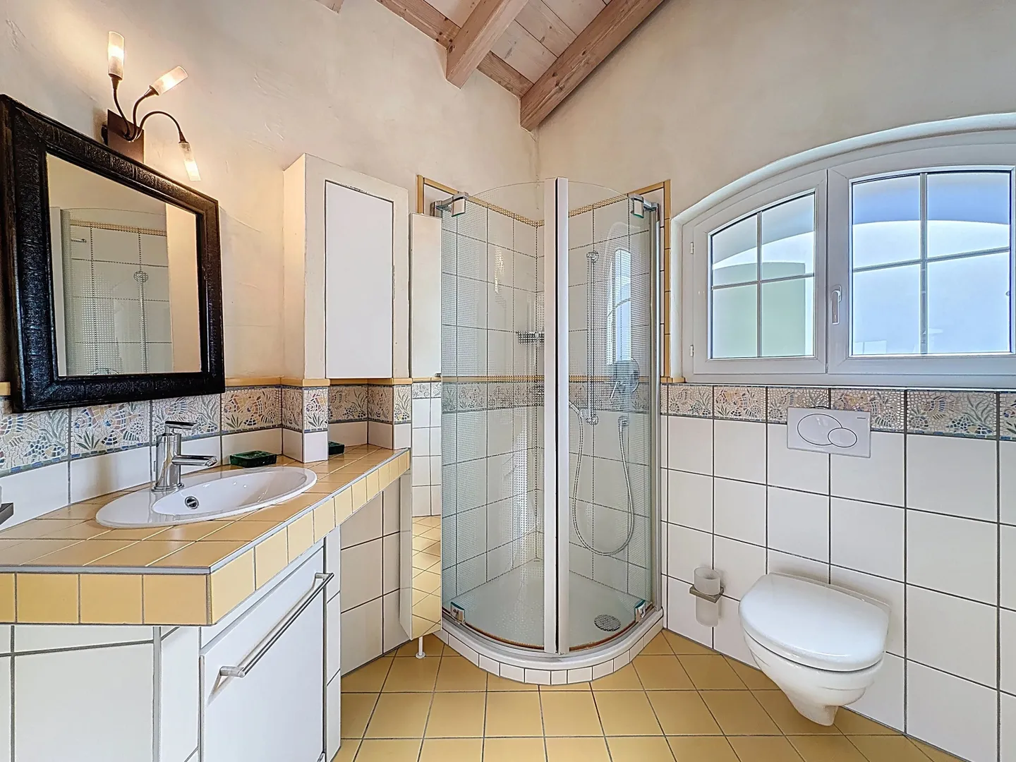 Spacious 5.5-room villa with pool and garden - Photo 20 of 23