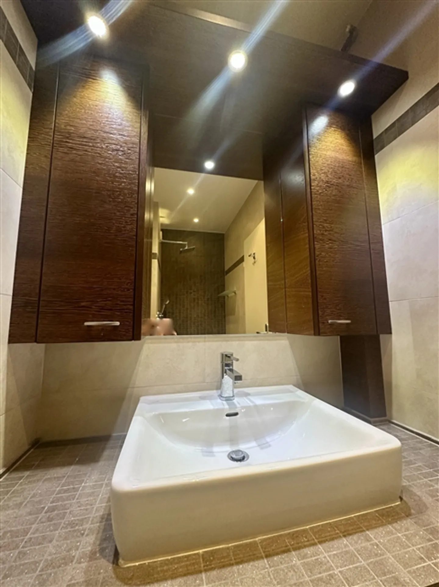 ECCEZIONALE 4 Camere LUMINOSE & VISTE – 2 piscine esterne e interne. - Foto 17 di 20