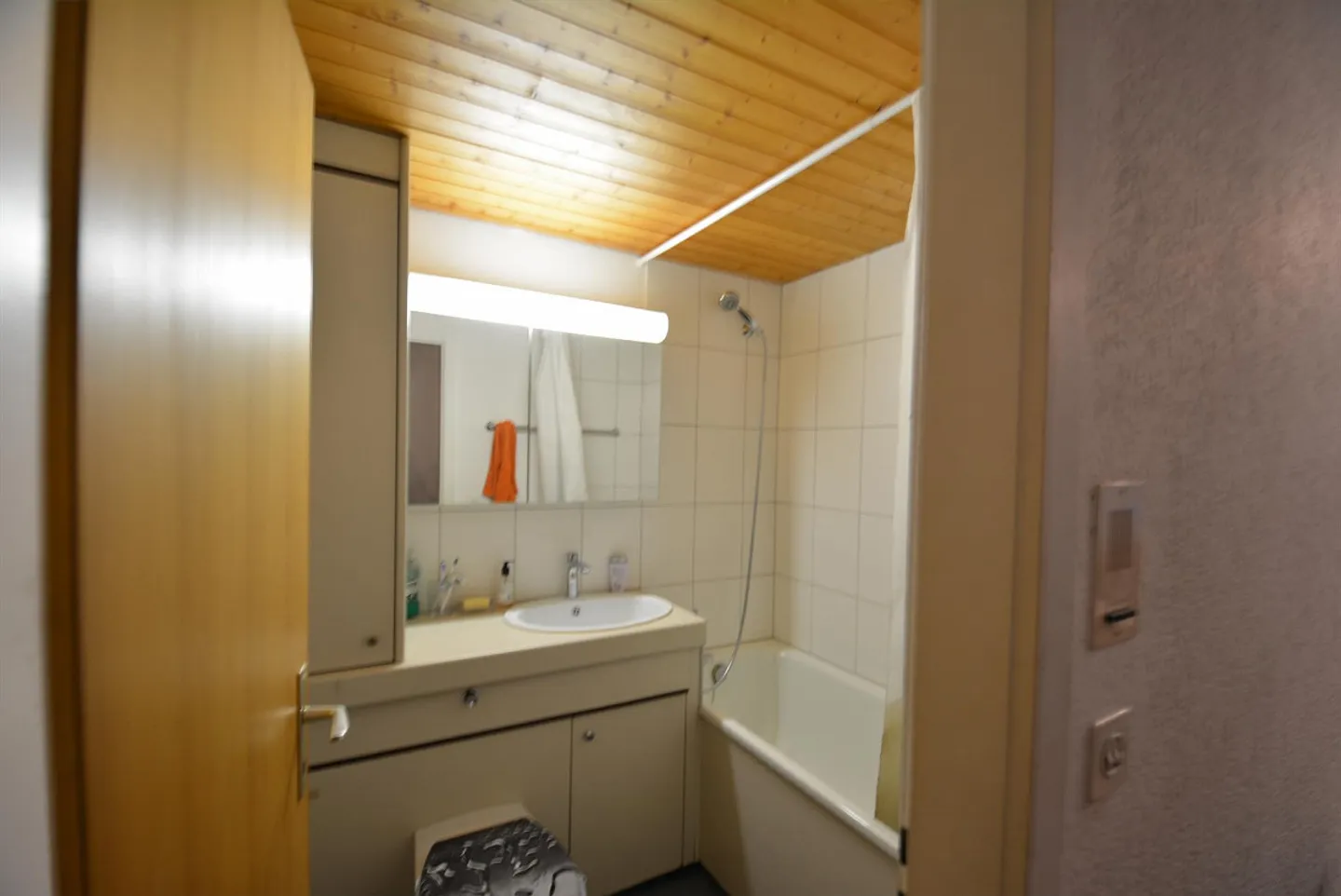 Au cœur de la vieille ville - Appartement de 2,5 pièces à louer - Photo 2 sur 4