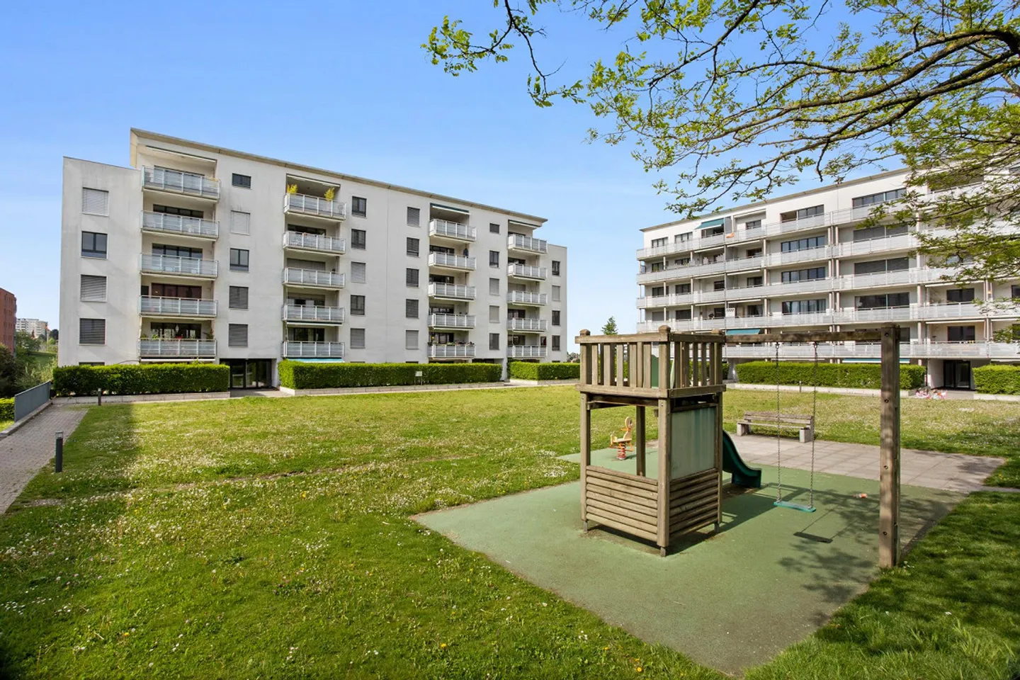 Geräumige 4½-Zimmer-Wohnung in einer grünen Umgebung - Foto 1 von 10