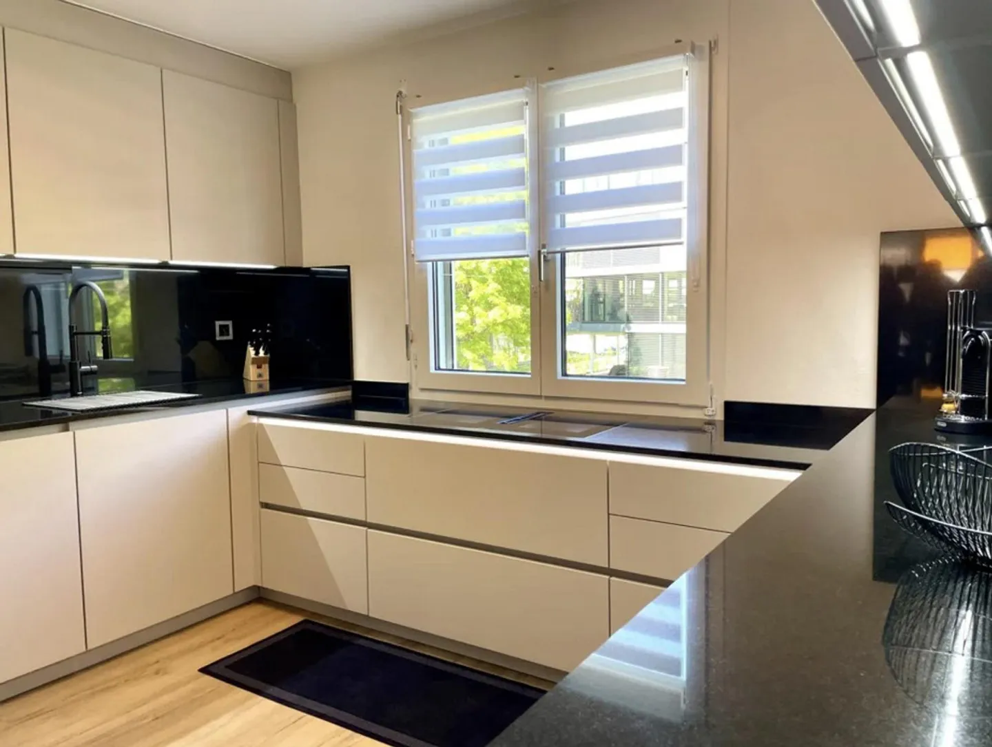 Exclusive comfortable furnished 4 ½ room apartment in Dietikon (Zurich) for rent. - Photo 8 of 15