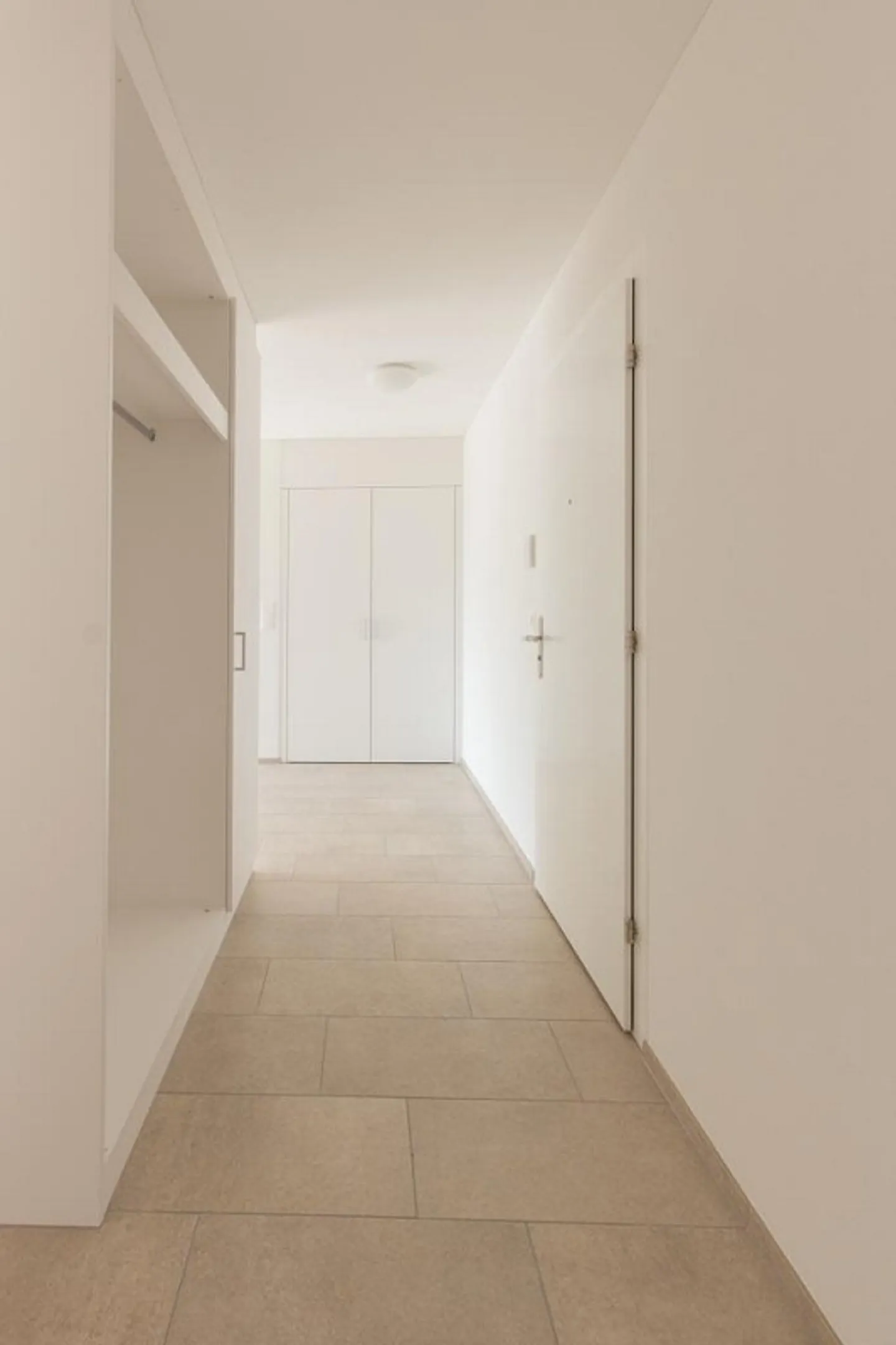 Moderne und sehr grosszügige 3½-Zimmerwohnung an ruhiger Lage - Foto 1 von 8