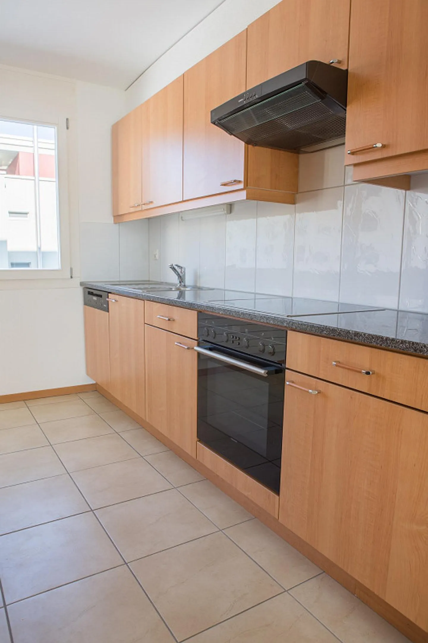 Geräumige 4½-Zimmer-Wohnung in einer grünen Umgebung - Foto 4 von 10