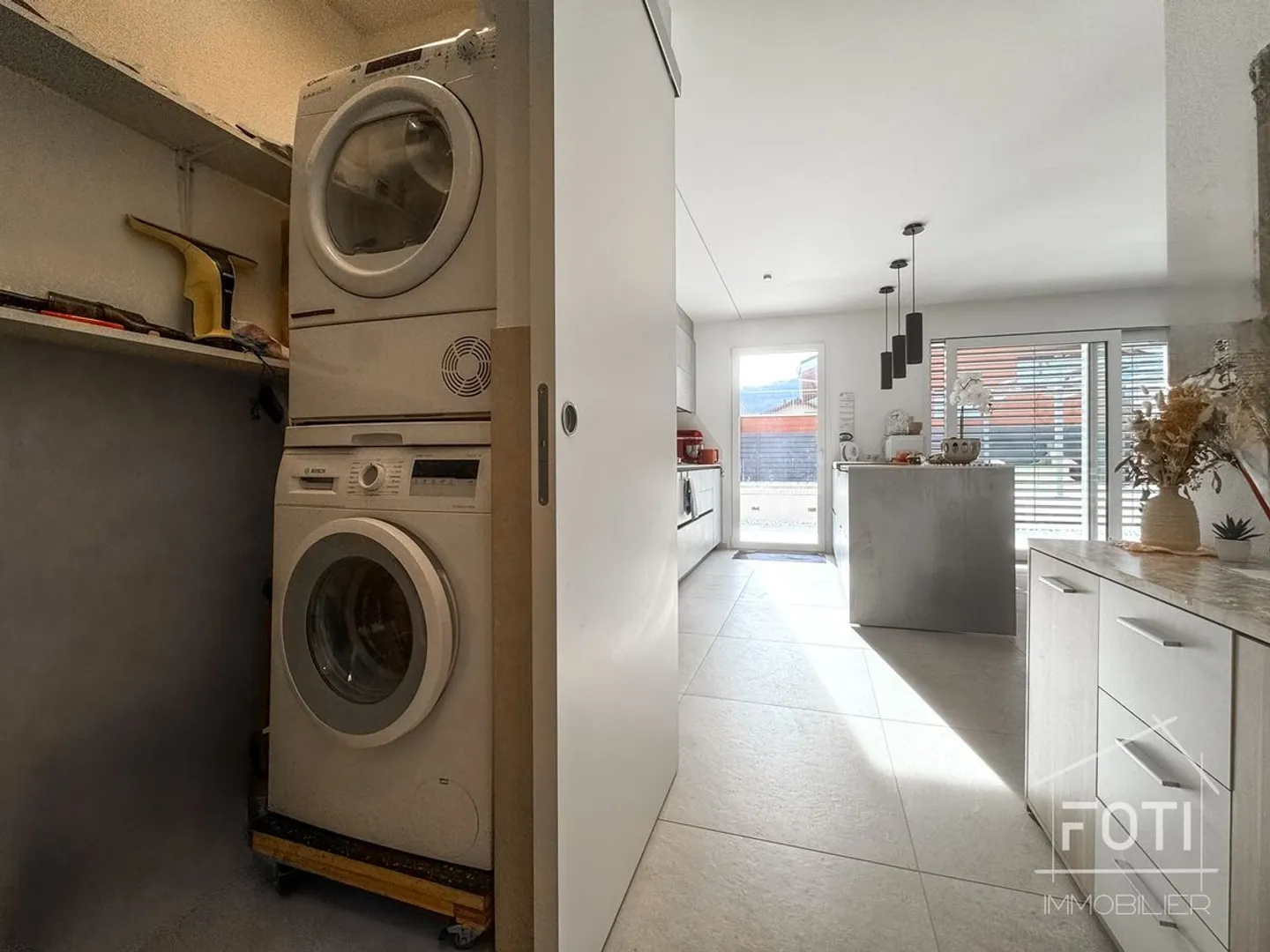 Collombey-Muraz: villa divisa in 2 appartamenti con piscina e terrazze - Foto 6 di 13