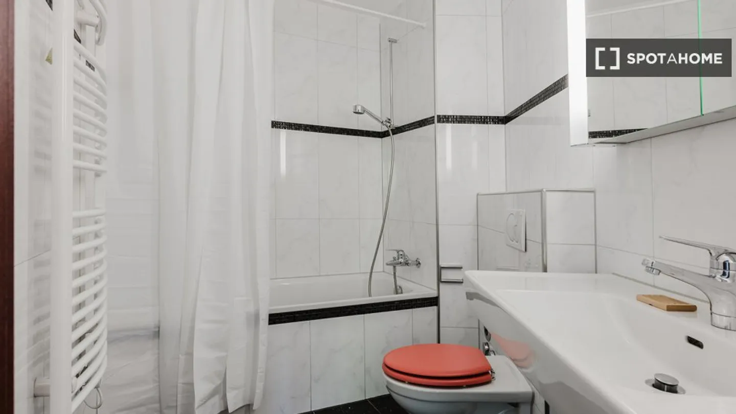 Découvrez, visitez et louez votre nouveau chez-vous en ligne en toute confiance. - Photo 11 sur 16