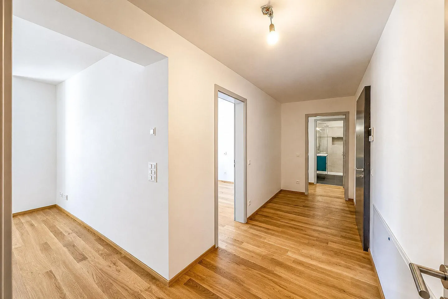 Modern 3.5-room apartment with lake view newly built in Massagno - Photo 2 of 13
