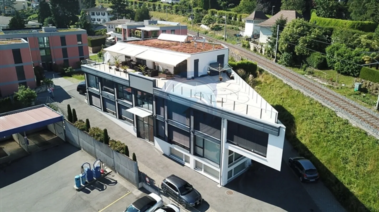 «GESCHÄFTSRÄUME VON 105 M2 ZU VERMIETEN IN CORSEAUX» - Foto 1 von 3