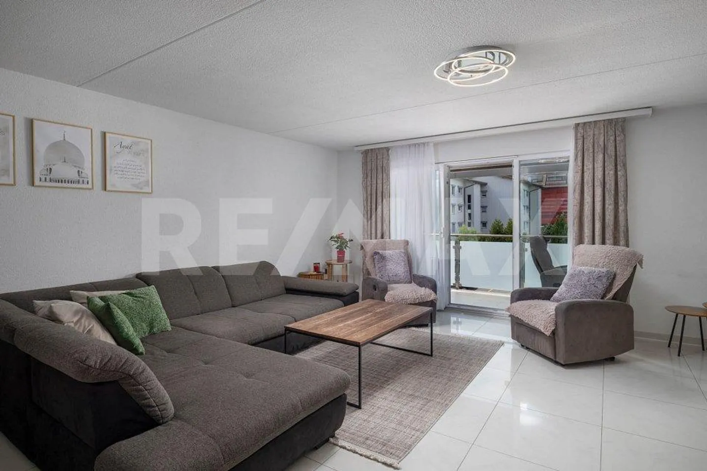 4.5-Zimmer-Wohnung mit sonnigem Balkon und hochwertiger Ausstattung... - Photo 8 of 13