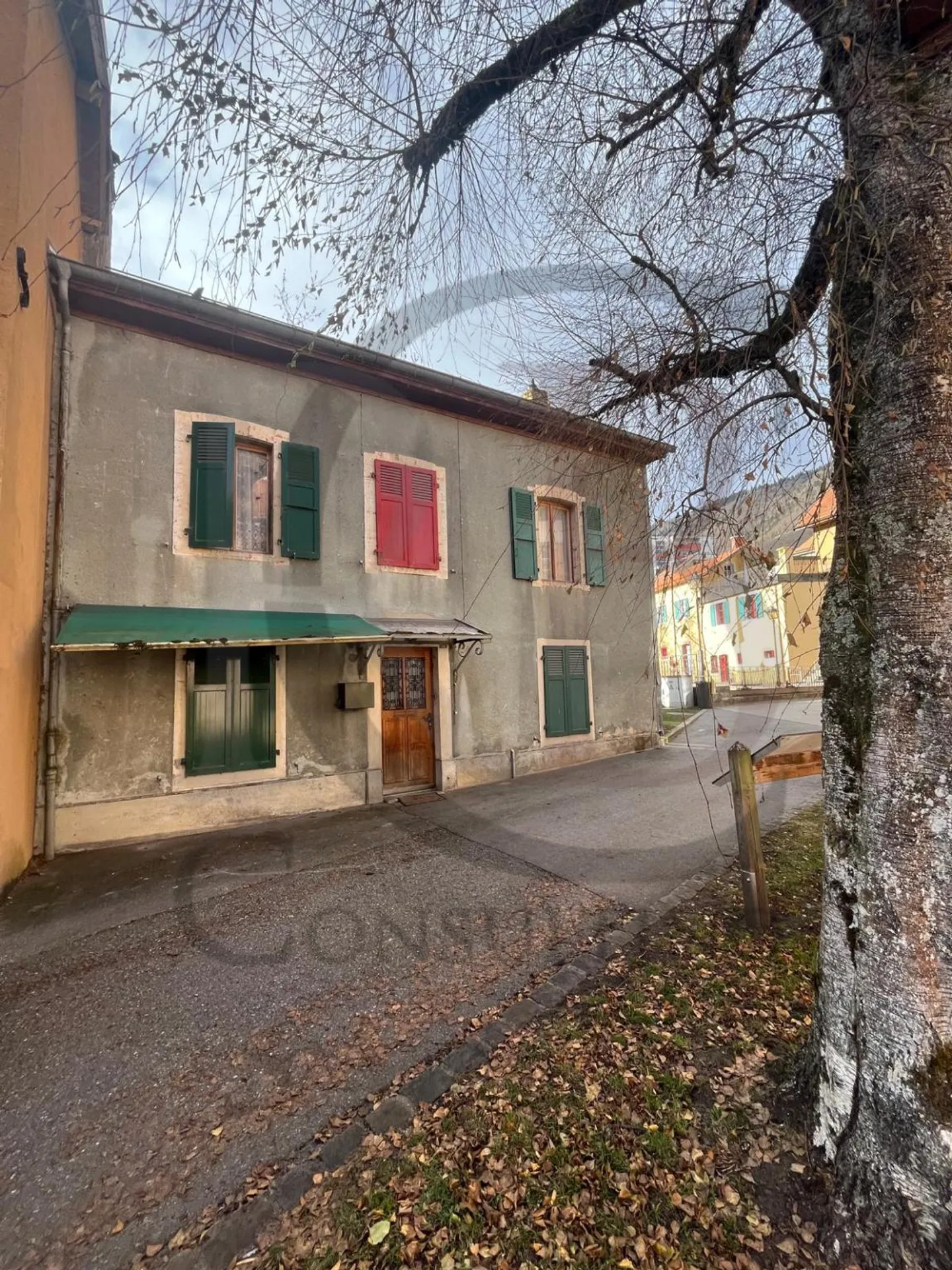 Terraced house to renovate? City center? Small garden by the Orbe river - Photo 3 of 4