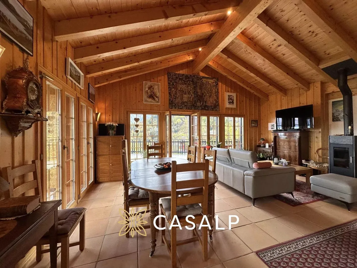 Chalet 8.5 rooms - Photo 1 of 13