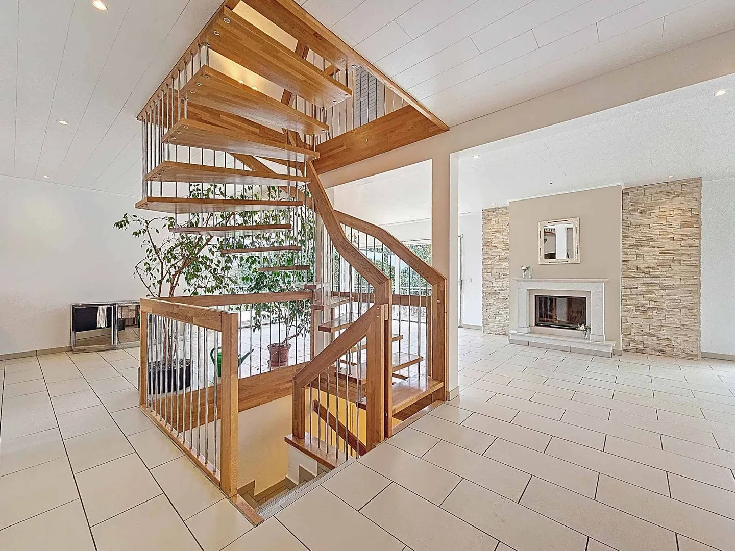 Une villa individuelle exceptionnelle dans un environnement verdoyant - Photo 3 sur 13