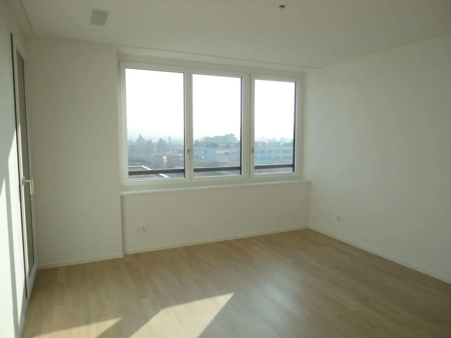 Appartement moderne 3.5 pièces - Photo 2 sur 12