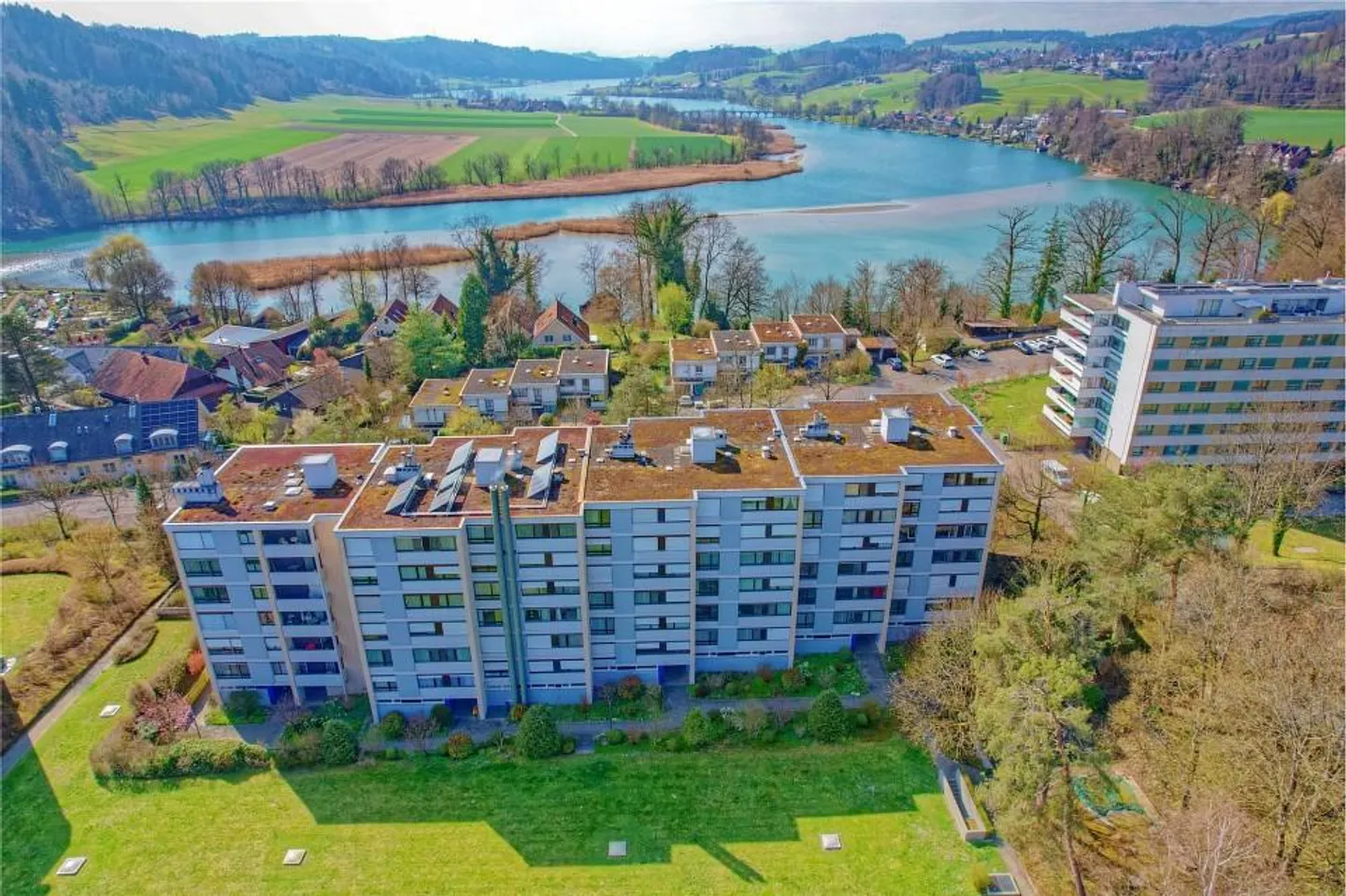 Der Wohlensee zum Greifen nah – lichtdurchflutete und grosszügige 5... - Foto 3 di 13