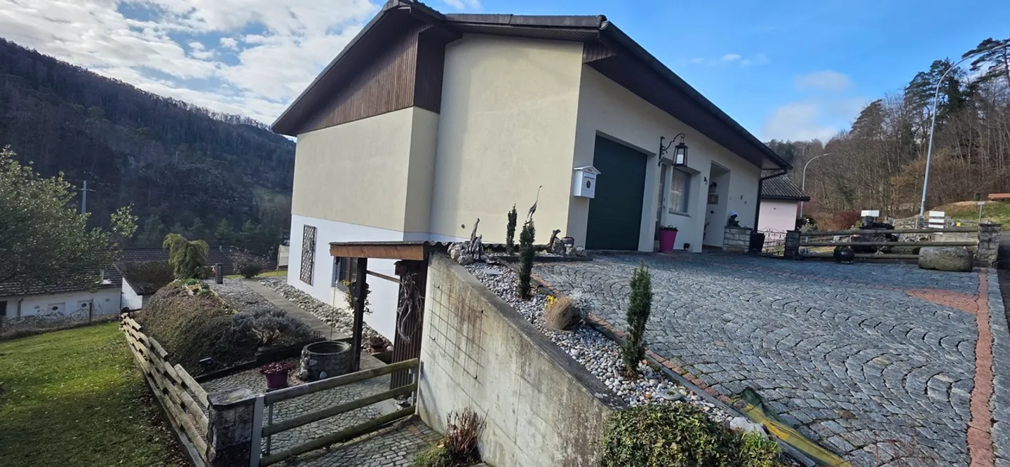 Da scoprire, bella casa di 6,5 locali mantenuta con cura - Foto 2 di 12