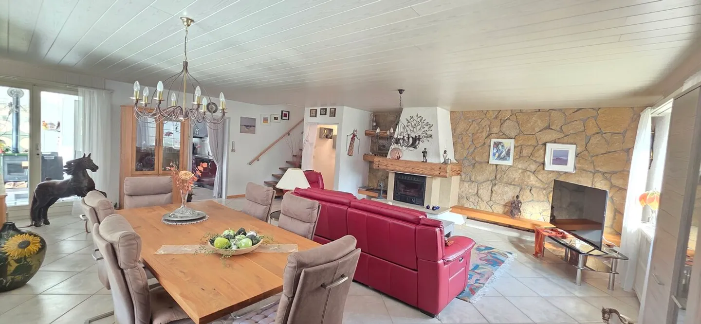 Da scoprire, bella casa di 6,5 locali mantenuta con cura - Foto 3 di 12