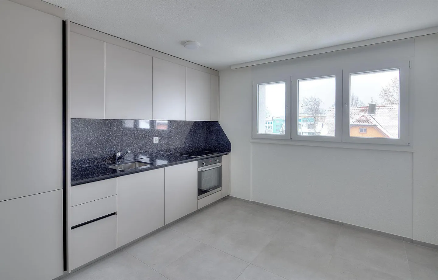 Attractive apartment in a quiet location - Photo 2 of 6