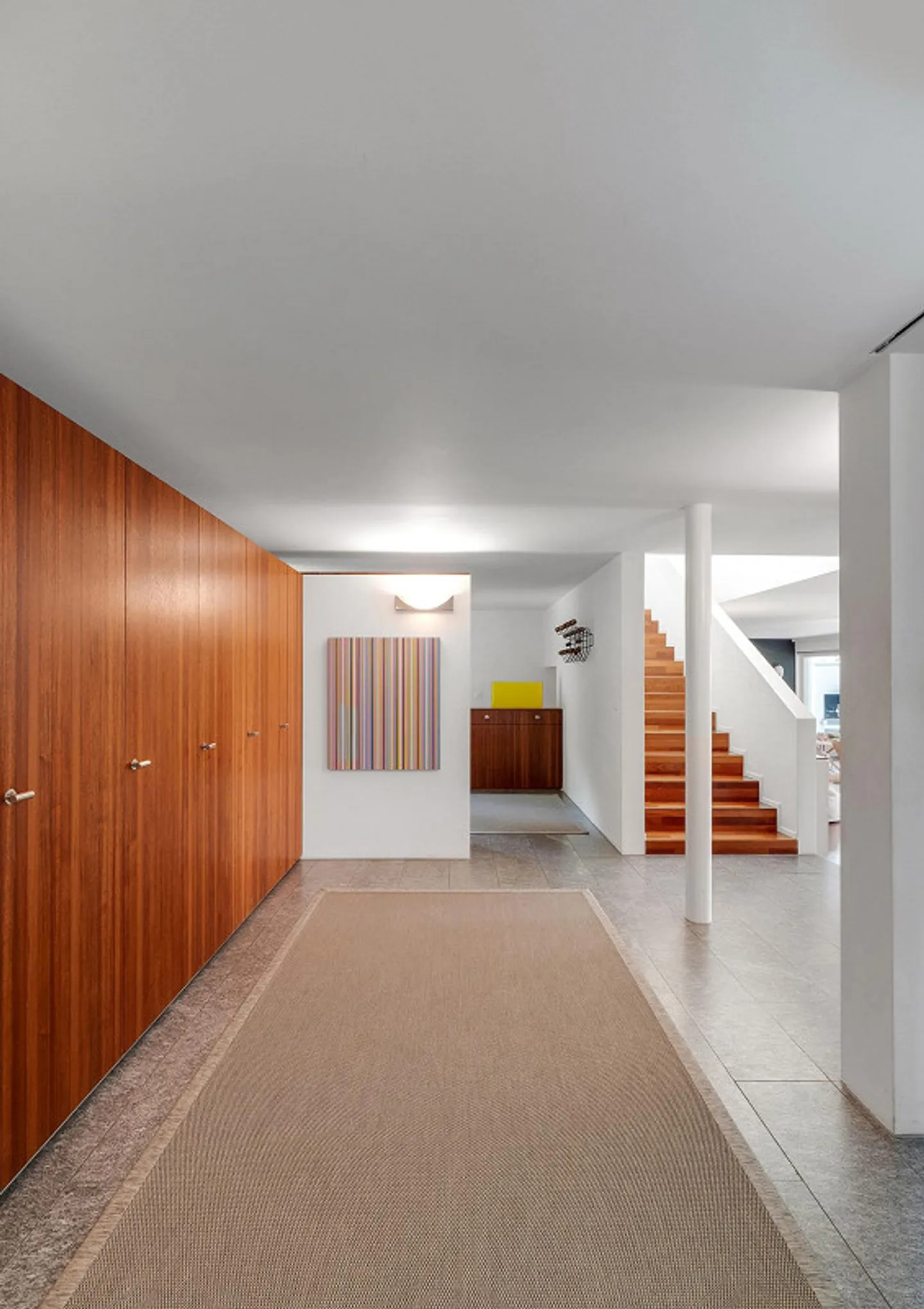 Wohntraum im Bauhausstil mit weitläufigem Garten und Pool - Foto 2 von 8