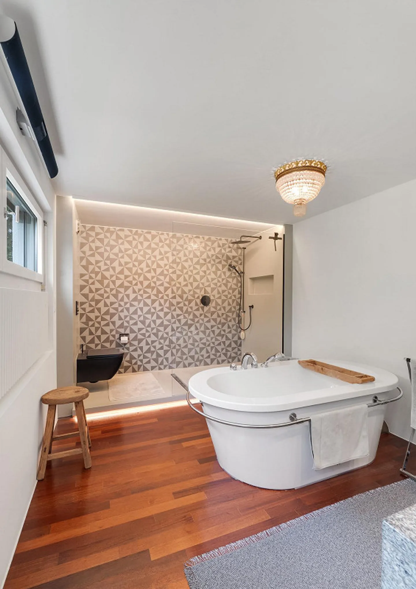 Wohntraum im Bauhausstil mit weitläufigem Garten und Pool - Foto 5 von 8