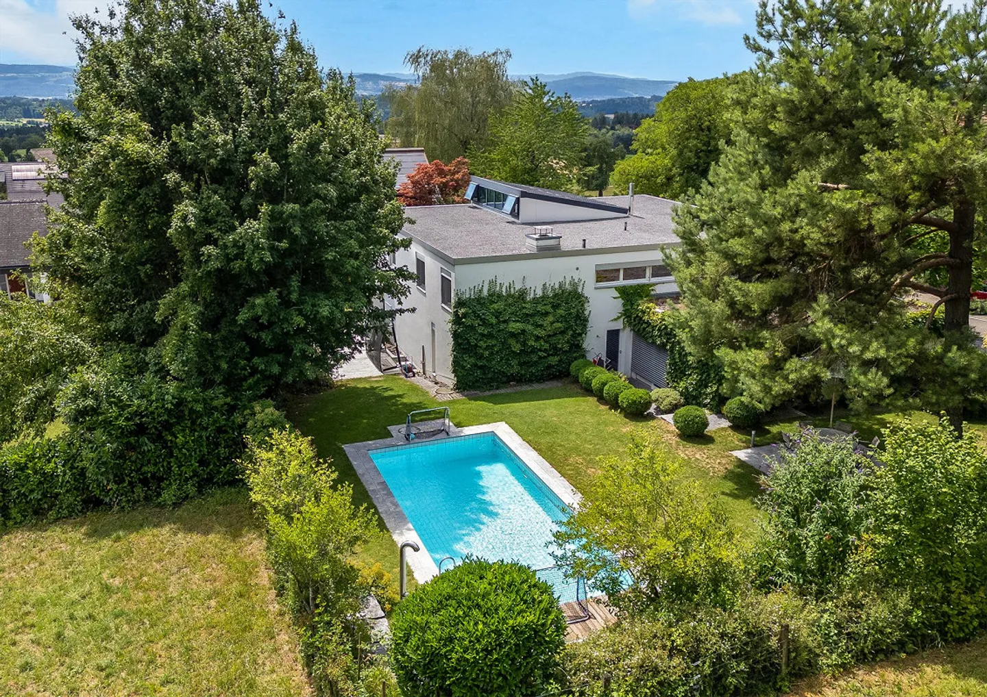 Wohntraum im Bauhausstil mit weitläufigem Garten und Pool - Foto 7 von 8