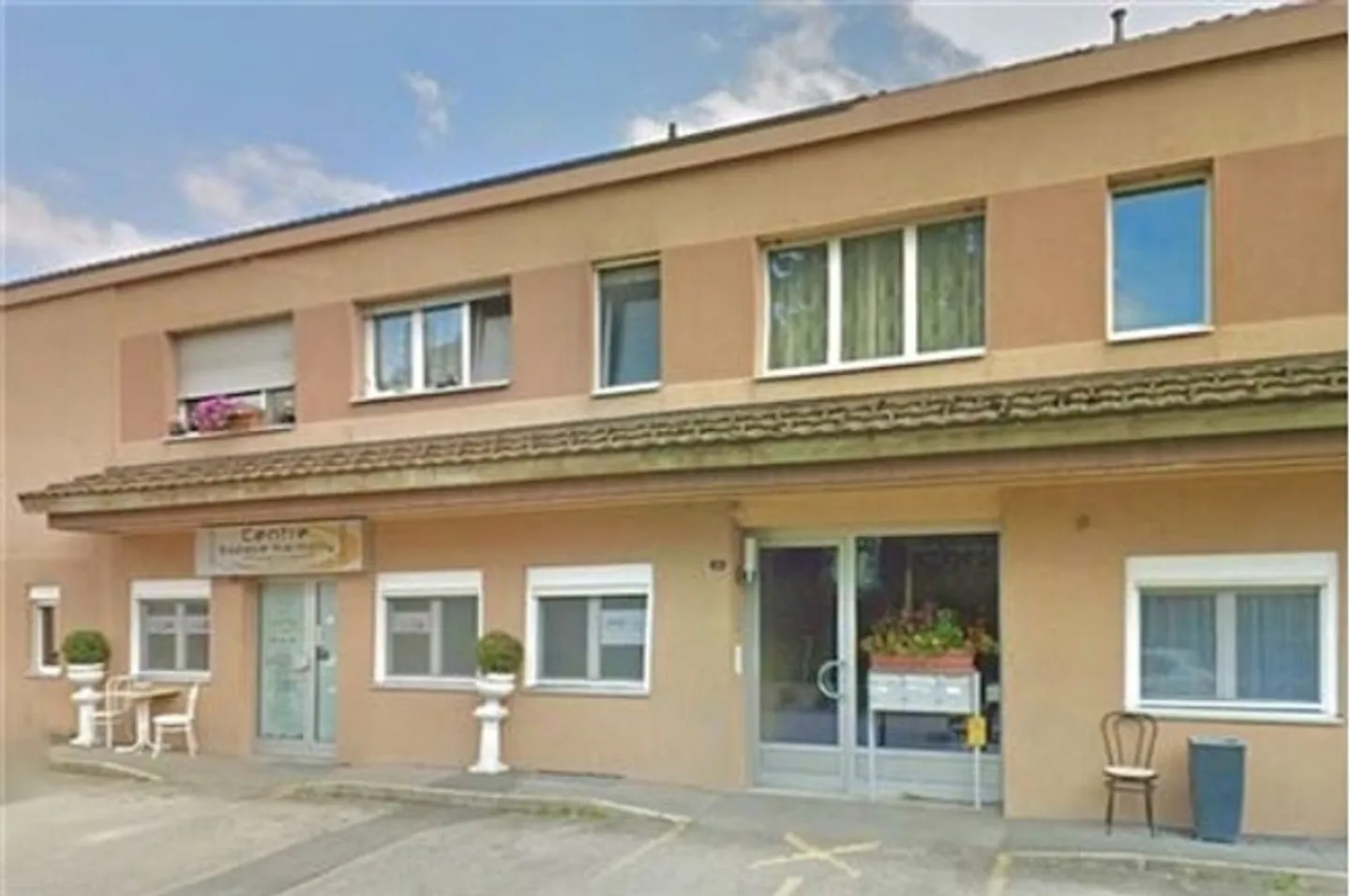 Bright commercial space equipped with 5.5 rooms on 140 m2 for various uses - Photo 10 of 10