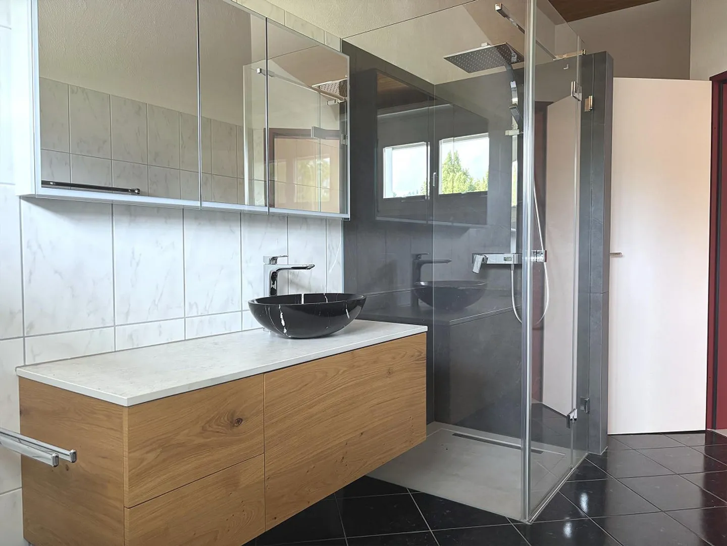 Bright 5.5-room penthouse apartment with large terrace - Photo 3 of 11