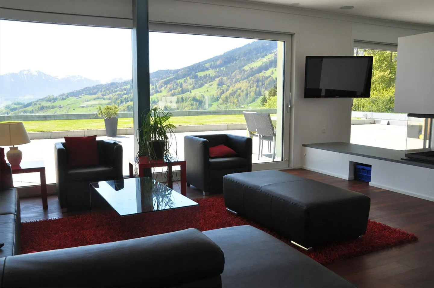 Au-dessus de la limite de brouillard – Penthouse de 7,5 pièces avec une vue imprenable sur les montagnes - Photo 4 sur 25