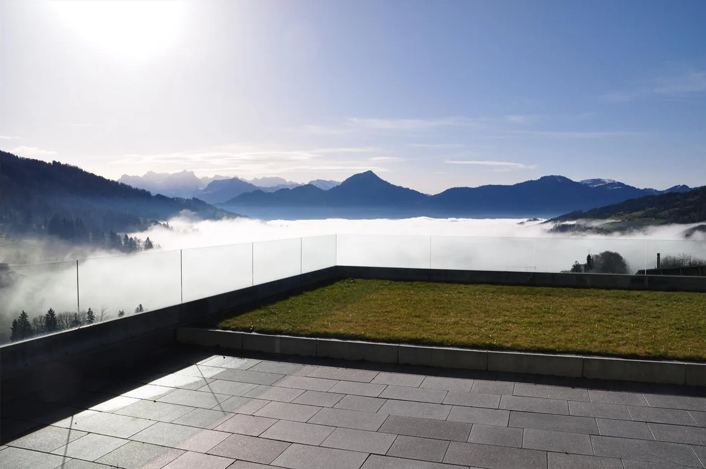 Au-dessus de la limite de brouillard – Penthouse de 7,5 pièces avec une vue imprenable sur les montagnes - Photo 18 sur 25