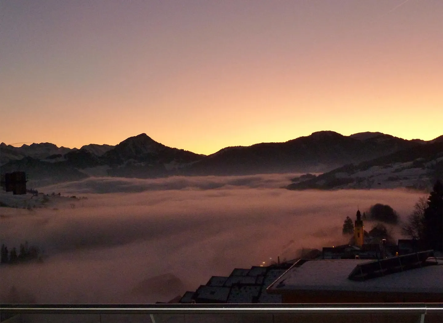 Au-dessus de la limite de brouillard – Penthouse de 7,5 pièces avec une vue imprenable sur les montagnes - Photo 20 sur 25