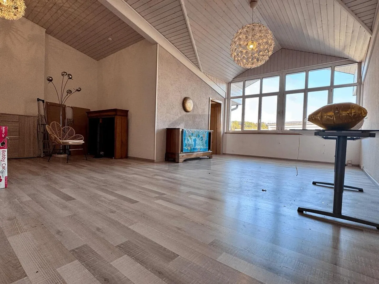 GERÄUMIGE BÜROS MIT KÜCHE UND BAD - Foto 1 von 5