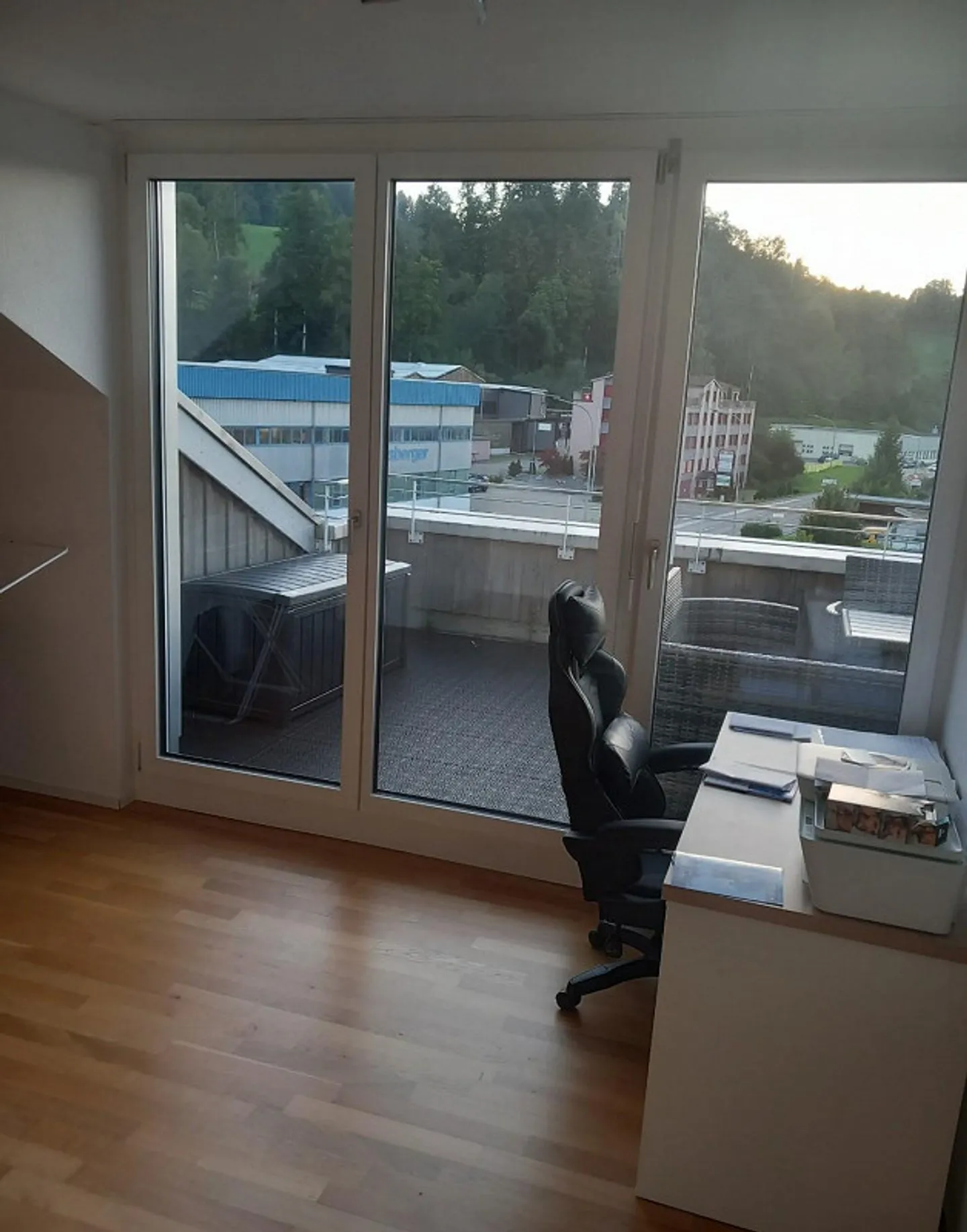 Appartement Charmant avec Terrasses - Photo 3 sur 8