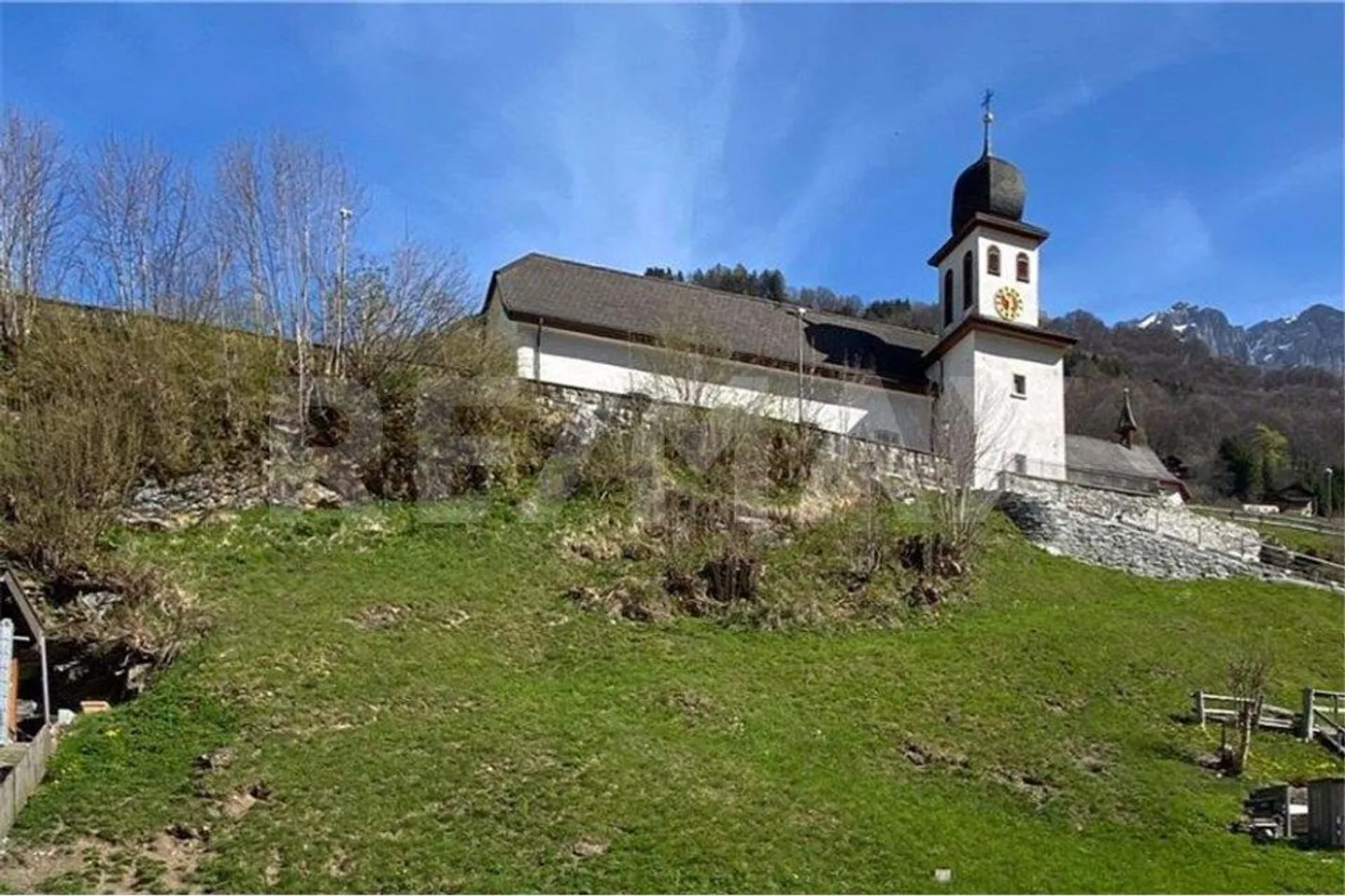 Unbuilt land 826 m² with great potential in Unterschächen UR - Photo 2 of 13