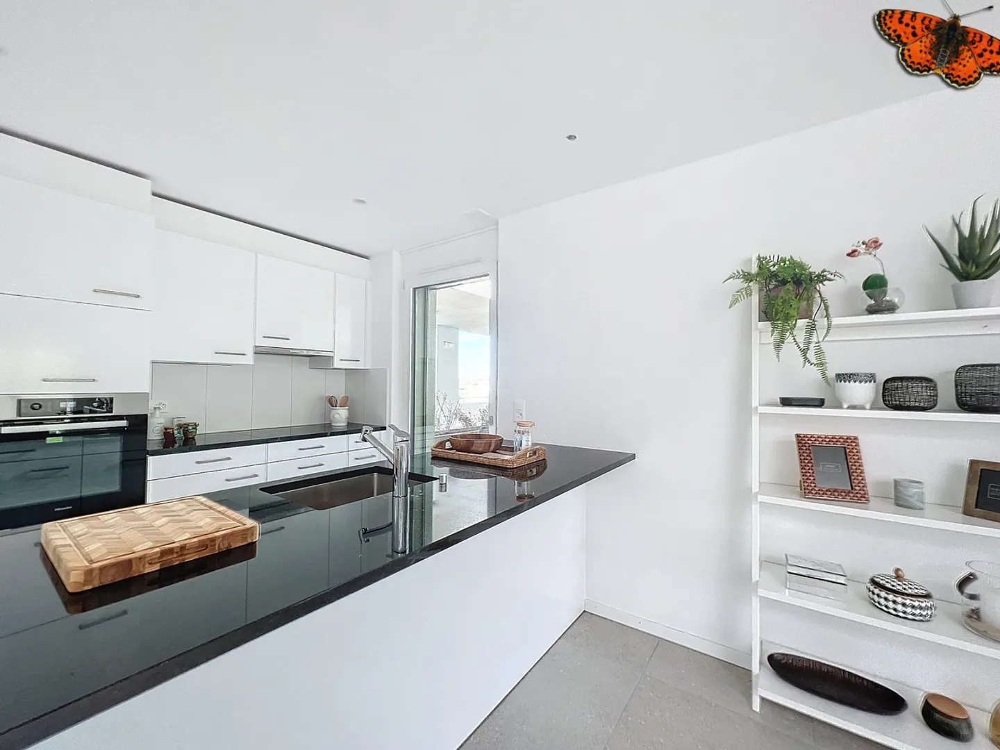 3.5 Room Apartment - Photo 2 of 13