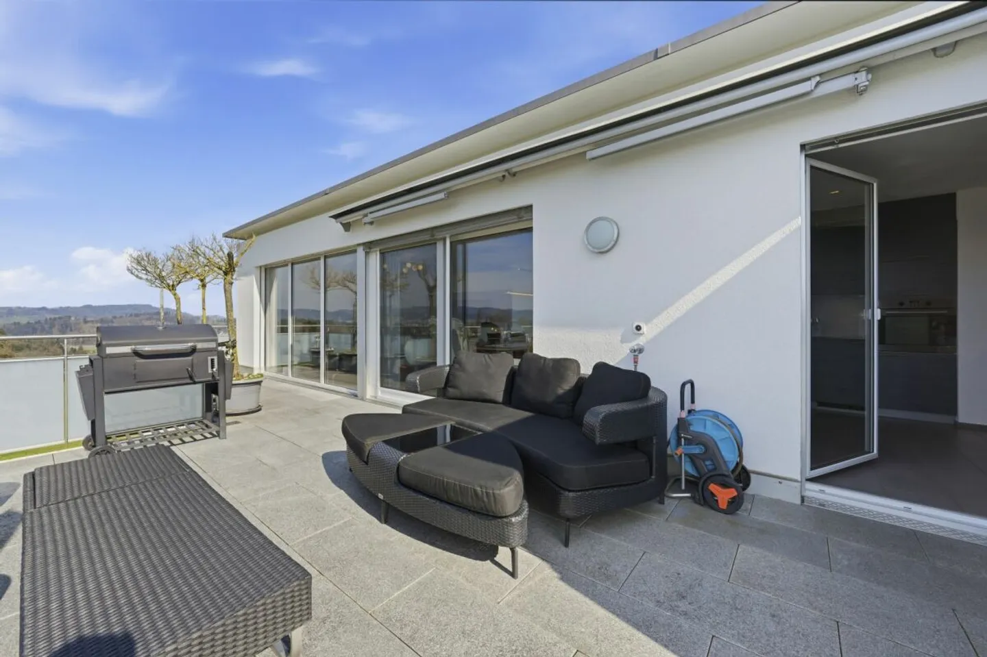 Votre refuge avec vue : Appartement en attique moderne en périphérie - Photo 16 sur 23