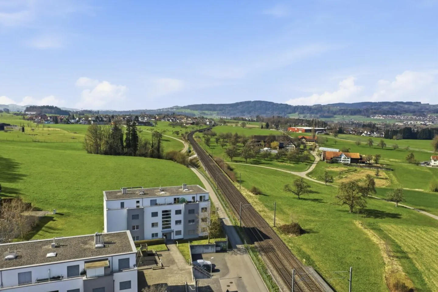 Votre refuge avec vue : Appartement en attique moderne en périphérie - Photo 21 sur 23