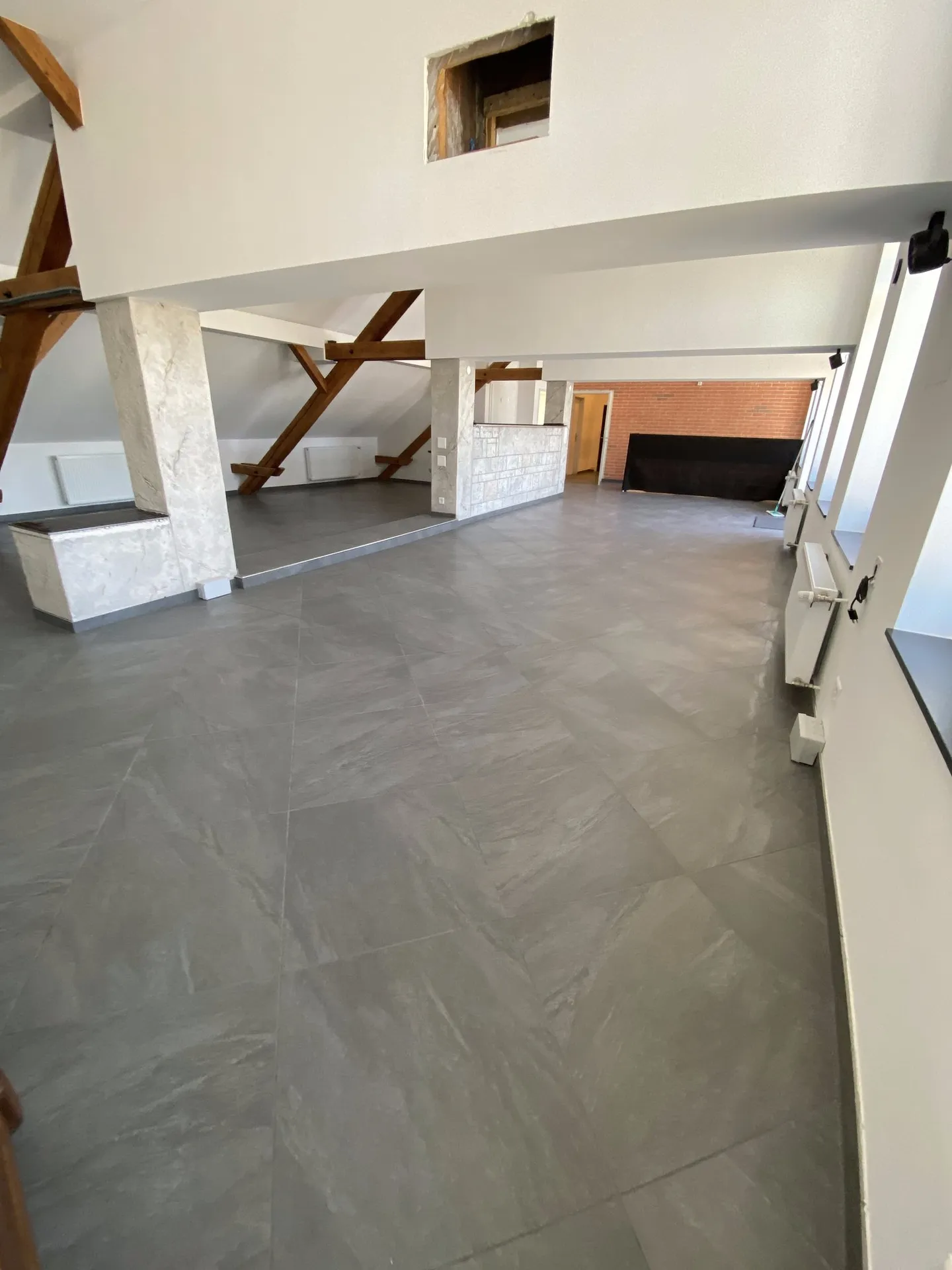 Moderne, helle und sehr grosszügige Büroräumlichkeit an zentraler Lage - Foto 3 von 12